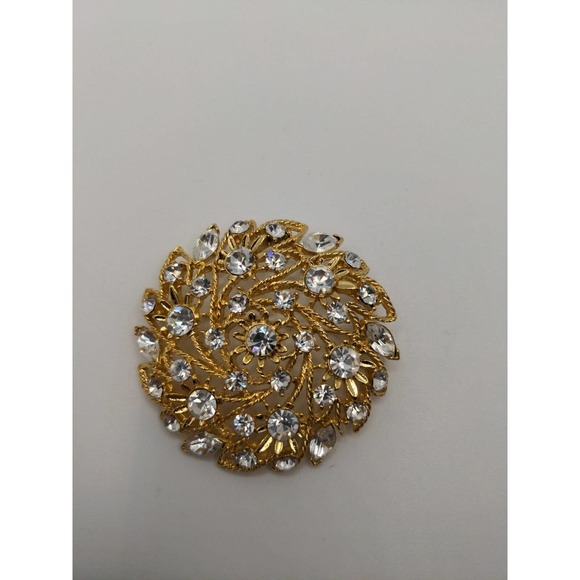 Vintage MJENT Gold Tone Wreath Style Circle Brooch With Clear White Crystal - Picture 5 of 10